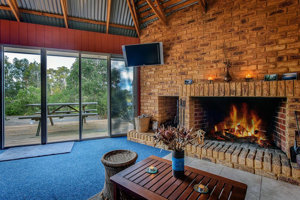 Waverley House Cottages Lakes Entrance Eksteriør billede