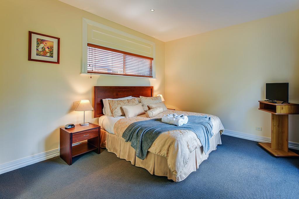 Waverley House Cottages Lakes Entrance Eksteriør billede